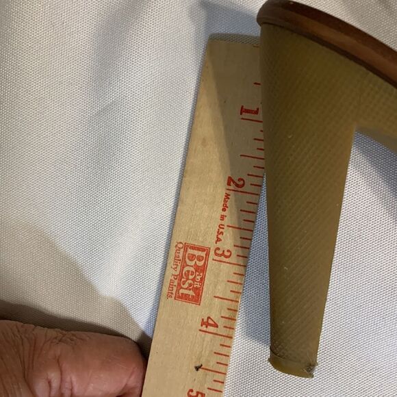 Michael Kors size 8 mustard color sandals/heels - Picture 6 of 11